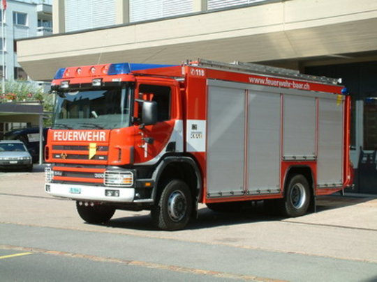 - Hilfs- und Löschfahrzeug

Marke/Typ: Scania P114 CB 
Anschaffungsjahr: 2005 
Fahrzeuglieferant: Tony Brändle AG, Sirnach 
Ausbau: Tony Brändle AG, Sirnach 
Funkruf:  Barro 1 
Preis: CHF 585'000.-- 
2017: Umbau vom Tanklöschfahrzeug in ein Hilfs- und Löschfahrzeug, Tony Brändle AG, Sirnach
