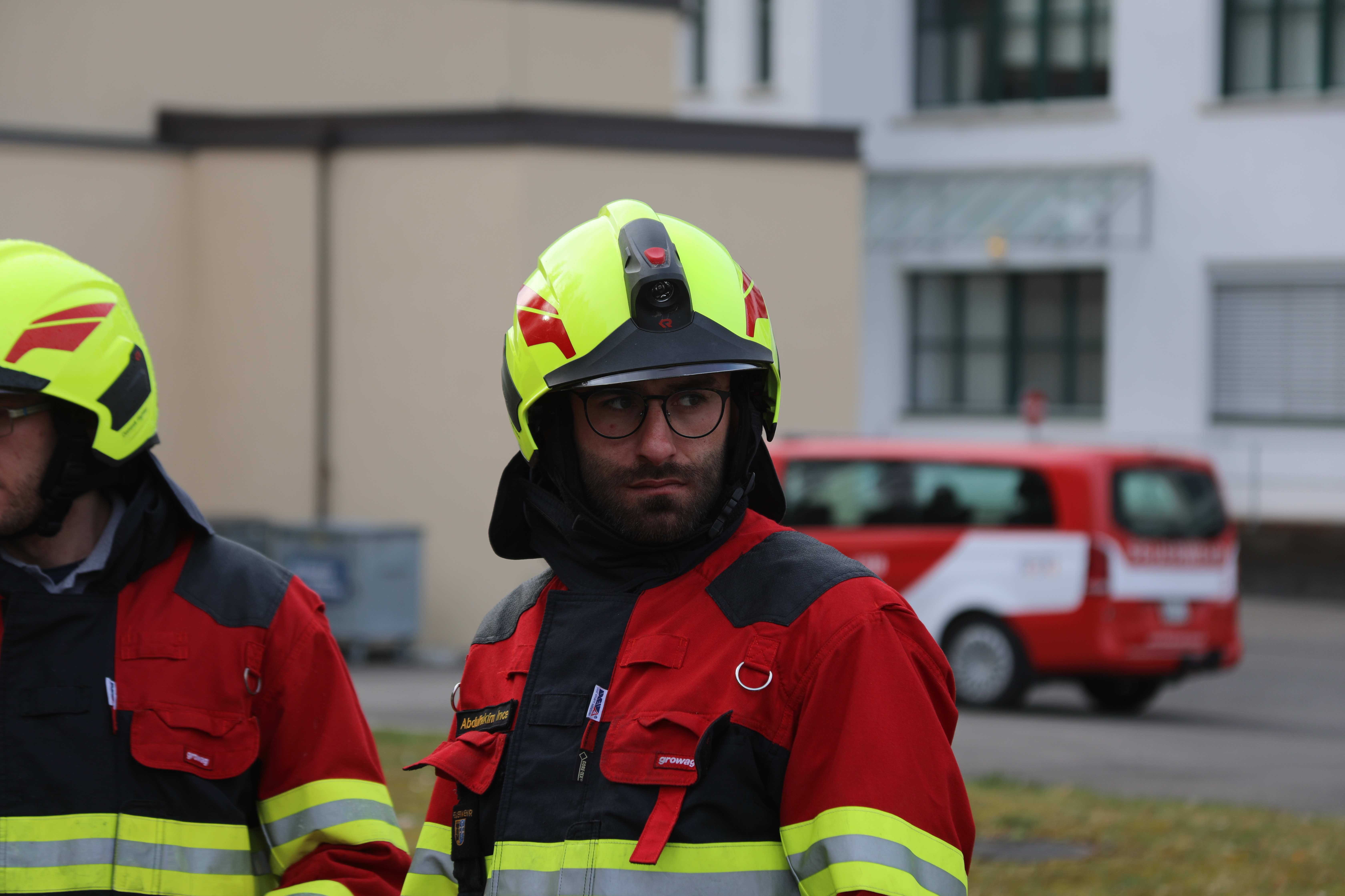 Ince hört gespannt zu