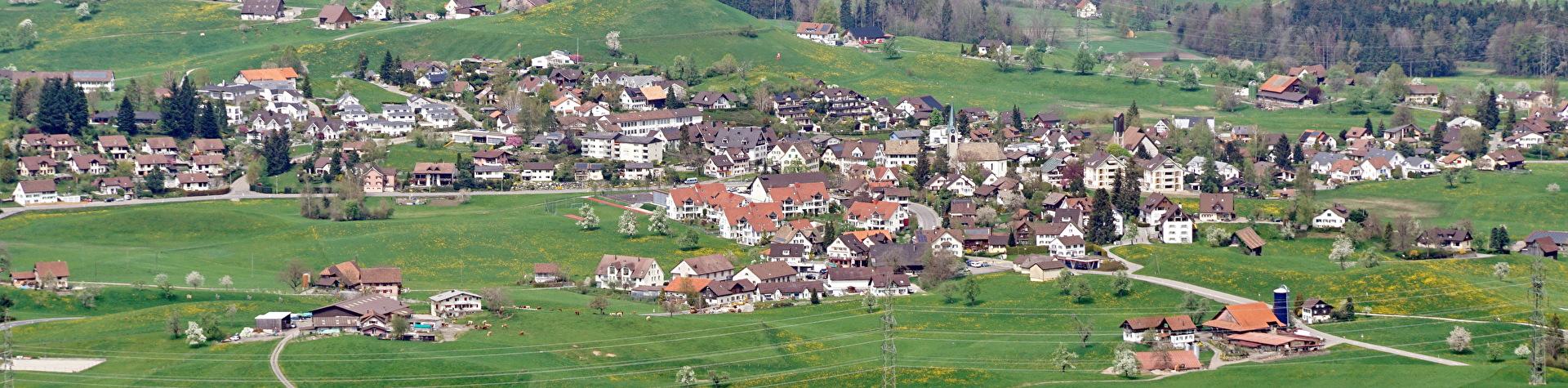 Schönenberg mit Sonnenschein