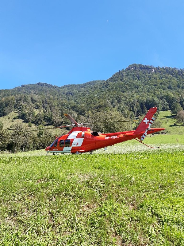 Rega Helikopter vor Ort