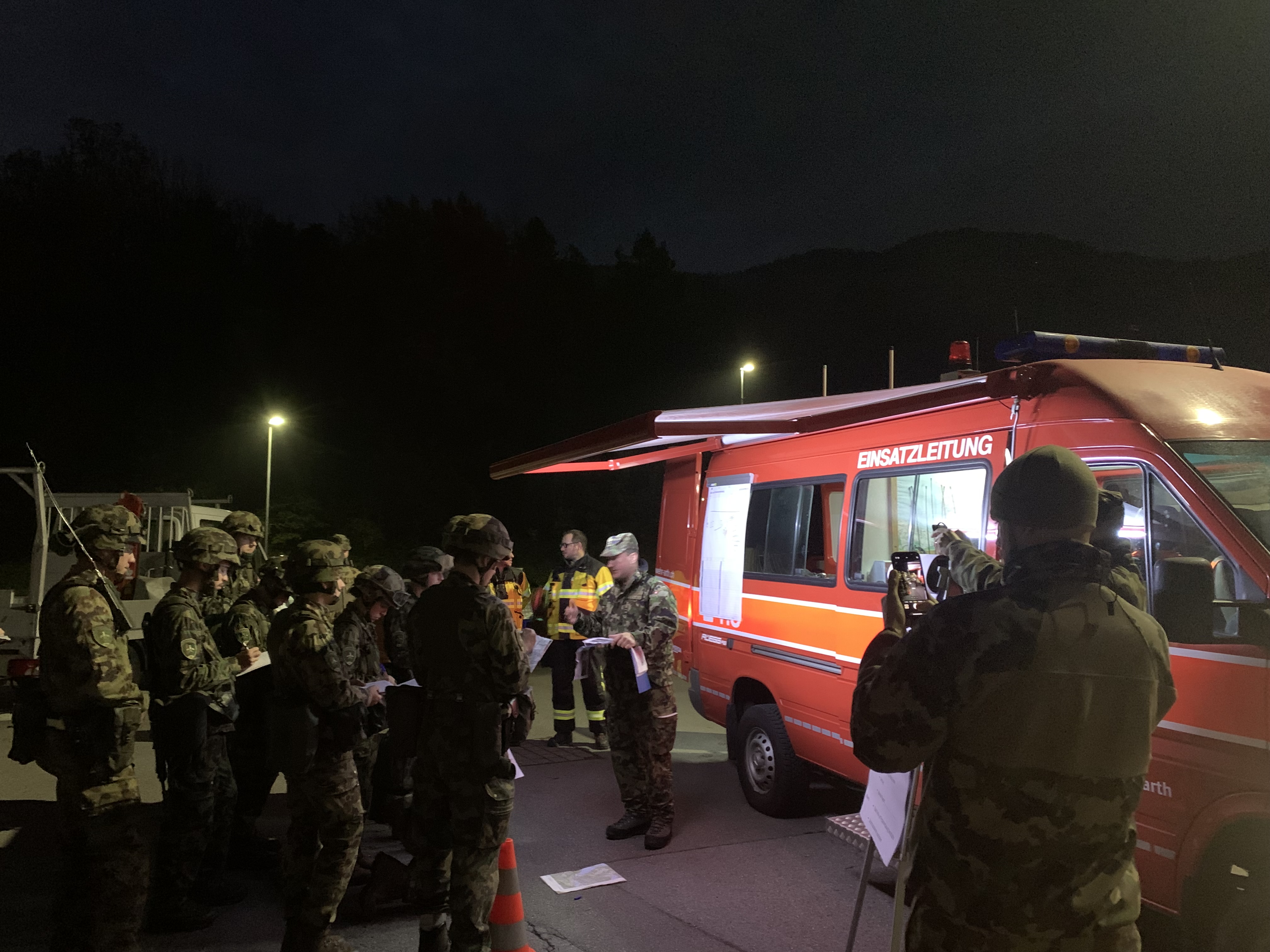 Übung mit Armee beim Tanklager Goldau - Einsatzleitung