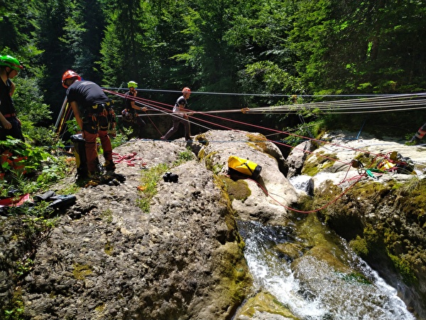 Absturzsicherung mit Alpinrettung, Juni 2025