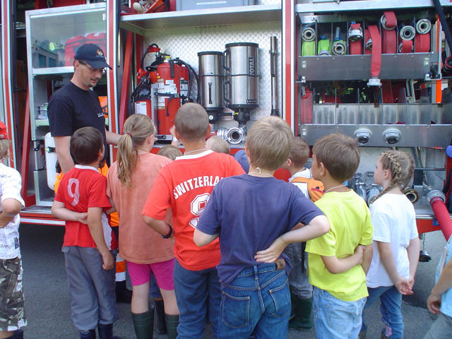 Vom Kombischaumrohr bis zum Feuerlöscher - alles auf dem Tanklöschfahrzeug.
