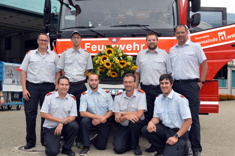Das OK der Einweihung (v.l.n.r.) Tobias Bürgi, Magnus Reichlin, Gabriel Bösch, Jonas Kennel, Roli Imlig, Peter Dettling, André Annen, Albert Bürgi