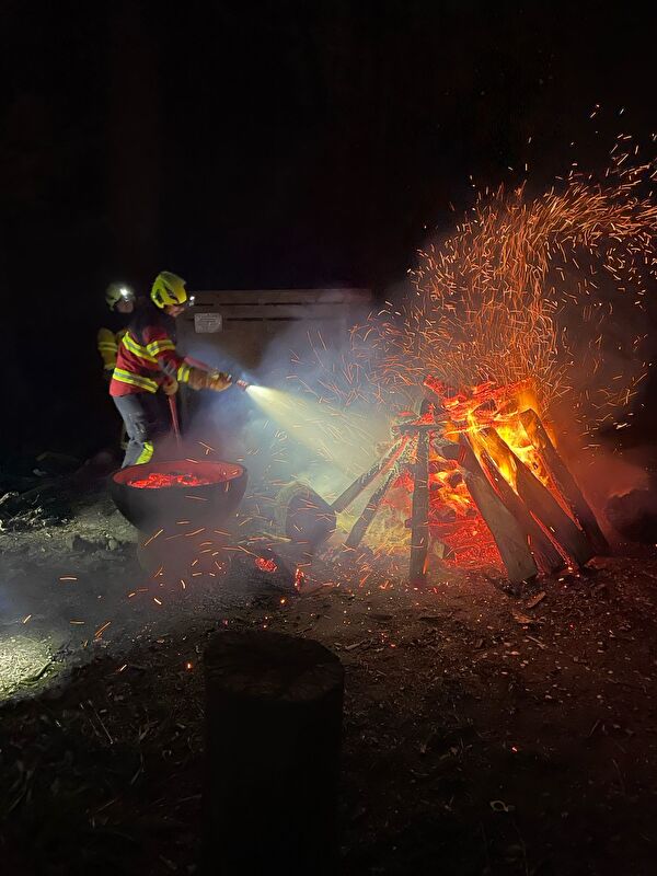 2025/8: Goldau, Röthenstrasse, Brand Holzstapel