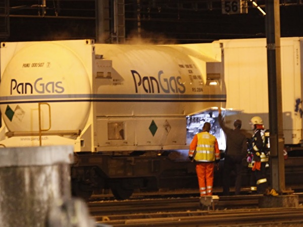 Gasaustritt Bahnhof Goldau - Einsatz am Waggon