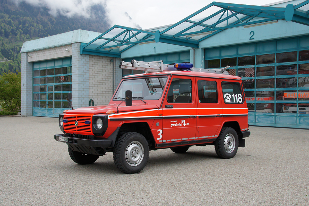 <b>Fahrzeugdaten</b>
Kurzbezeichnung: Puch
Funkrufname: AGO 3
Fz Marke / Typ: Puch 230
Jahrgang: 1990
Motor: 4 Zylinder Benzin (122 PS)
Antrieb: Allrad
Gesamtgewicht: 2'800 kg


<b>Fahrzeugaufbau (Rüegg AG, Ibach)</b>
5 Sitzplätze
Rockinger Anhängevorrichtung
Leiter
2 Handfunk
Druckluftbremsanlage


<b>Einsatzbereich</b>
Mannschaftstransport
Zugfahrzeug

