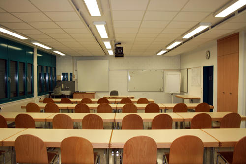 Dieser Raum kann auch für Ausbildungen und Schulungen gemietet werden. Infos unter liegenschaftsverwaltung@arth.ch