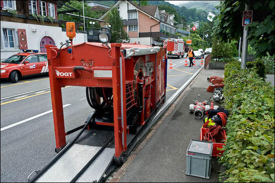 <LINK http://www.ffz.ch/de/material/mittel/welcome.php?action=showpict&picid=26&galid=6>Wasserförderpumpe Hydrosub</LINK> 