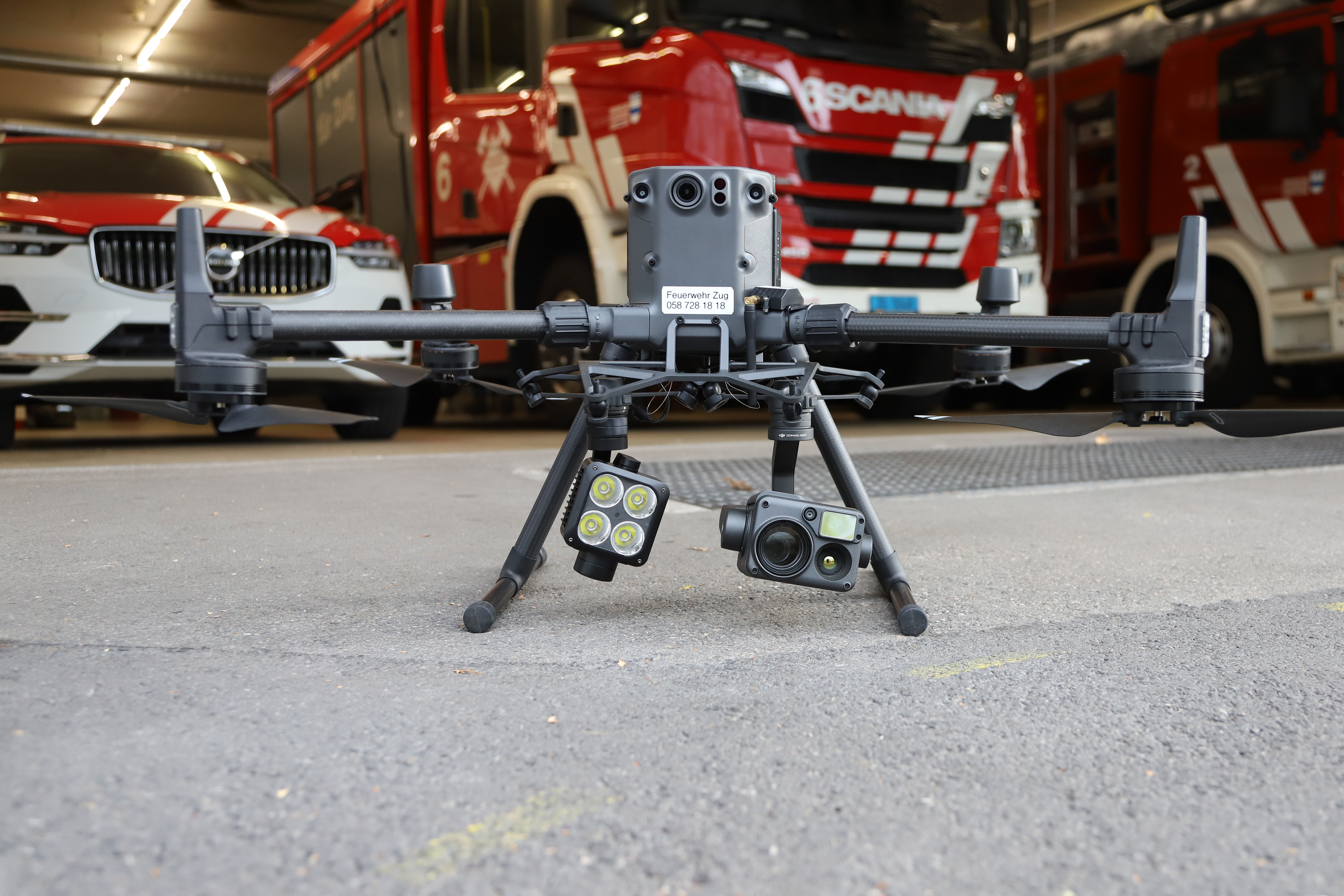 Remote Vision, 2021
Zubehör: LED Scheinwerfer, Zoom- und Wärmebildkamera, Fallschirmset, Smart Controller, Lautsprecher, FLARM Modul, Akkus, Akku Ladekoffer