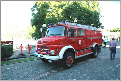 Dieses Tanklöschfahrzeug stand bis zur Ersatzbeschaffung im Jahr 1998 im Dienste der FFZ. 

<b>Fahrzeugdaten</b>
Kurzbezeichnung: TLF
Fz Marke / Typ: Mercedes - Benz / LAK 1113
Jahrgang: 1971
Motor: 6 Zylinder-Diesel 
Antrieb: Allrad
Gesamtgewicht: 11'000 kg
Länge: 6.70 m
Höhe: 2.90 m
Breite: 2.40 m

<b>Fahrzeugaufbau</b>
Doppelkabine
2800 l Wassertank
Metz Feuerlöschpumpe Typ 3
1 Schnellangriff Wasser à 42 m

