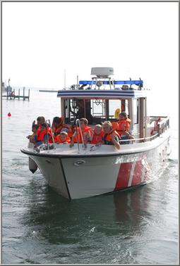 Rundfahrt mit dem Seerettungsboot.