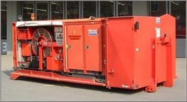 Vogt, 1994, Volvo Penta, 6 Zylinder Diesel 200 PS, Hydraulisch 320 bar, Leistung: 4500 l/Min bei 8 bar, Gesamtgewicht: 8.3 t, Gewicht Power Pack: 2.9 t, Länge: 5.4 m, Höhe: 2.1 m, Breite: 2.3 m	
Aufbau: Wasserbrücke, 1500 m Schlauch 110 mm, Schieber, Teilstücke, Übergangsstücke, Schlauchschlüssel, Kanalhosen, Ölbinder, Faltsignale, Schwimmwesten, Schlauchbrücken, Handfunkgerät
