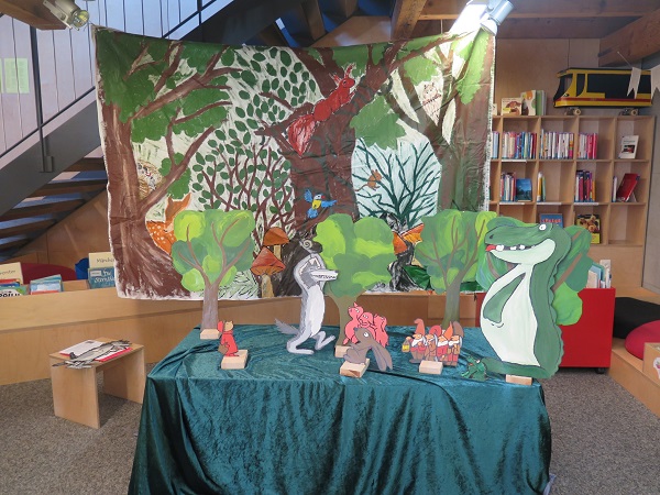 Kulisse Wolf, Hase, Dinosaurier