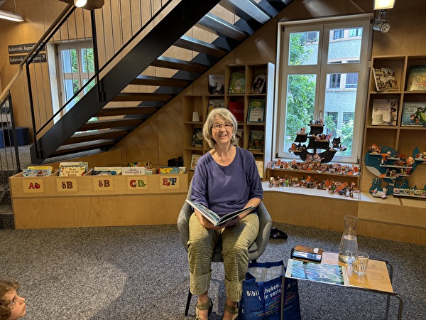 Silvia Straub beim Vorlesen