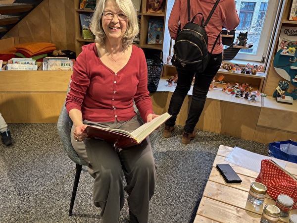 Silvia Straub beim Vorlesen